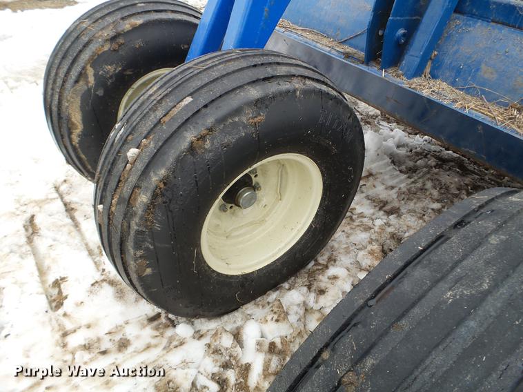 image for item EW9993 2005 New Holland TS115A tractor with snow groomer