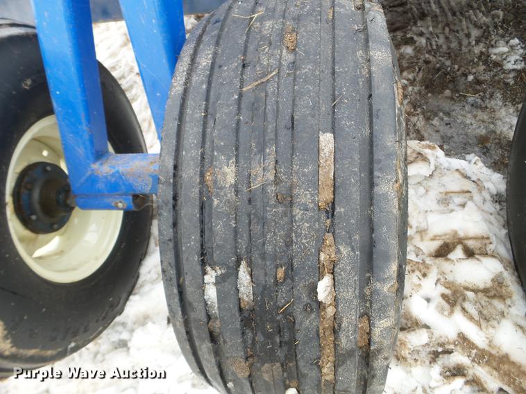 image for item EW9993 2005 New Holland TS115A tractor with snow groomer