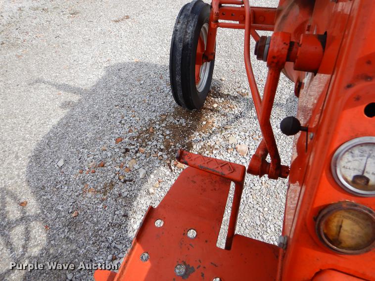 image for item EZ9911 1959 Allis Chalmers D10 tractor