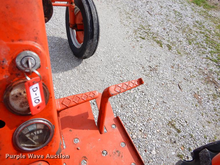 image for item EZ9911 1959 Allis Chalmers D10 tractor