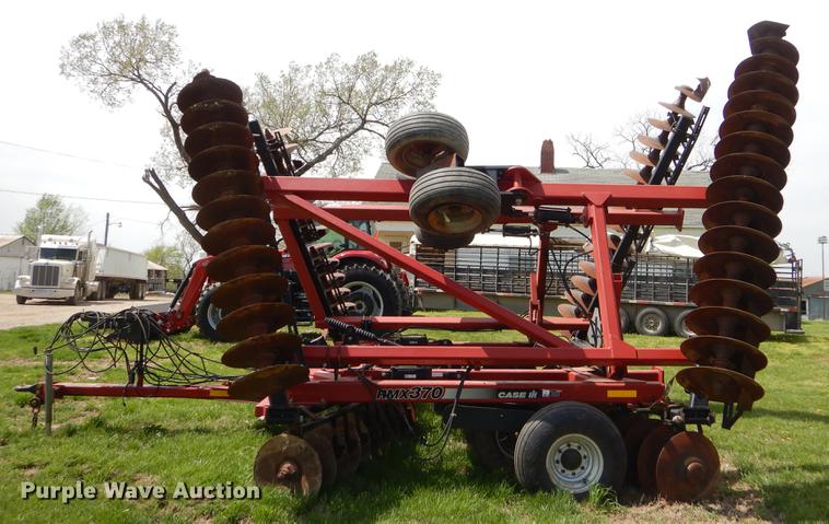 image for item EZ9982 2011 Case IH RMX370 tandem disk