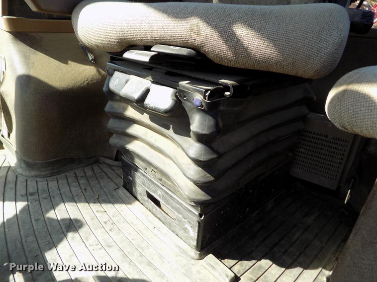 image for item FA9614 2006 John Deere 8130 MFWD tractor