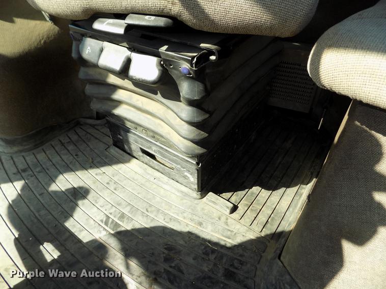 image for item FA9614 2006 John Deere 8130 MFWD tractor