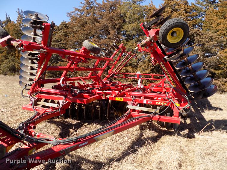 image for item FA9615 2010 Sunflower 1444 double off-set tandem disk