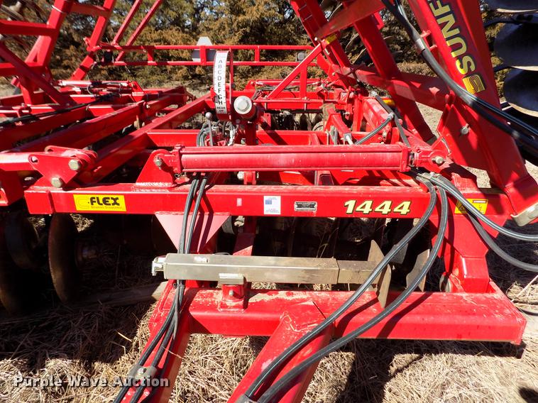 image for item FA9615 2010 Sunflower 1444 double off-set tandem disk