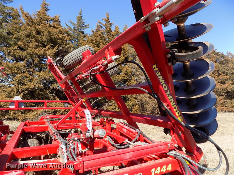 image for item FA9615 2010 Sunflower 1444 double off-set tandem disk