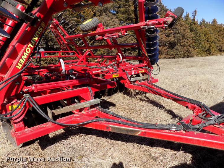 image for item FA9615 2010 Sunflower 1444 double off-set tandem disk