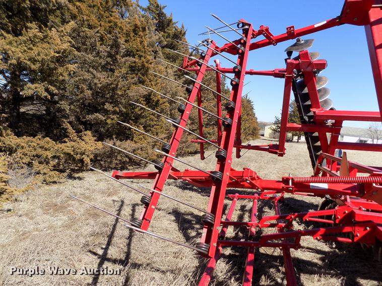 image for item FA9615 2010 Sunflower 1444 double off-set tandem disk