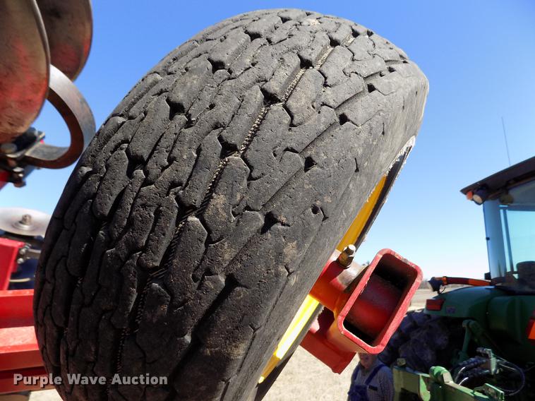 image for item FA9615 2010 Sunflower 1444 double off-set tandem disk