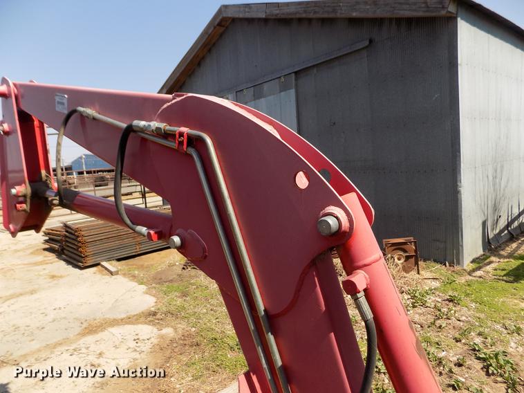 image for item FA9628 Massey-Ferguson 1070 loader