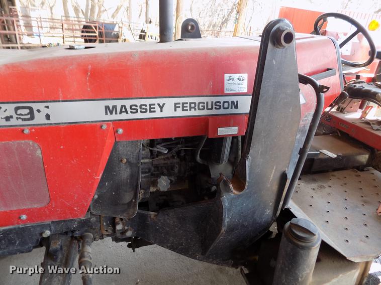 image for item FA9628 Massey-Ferguson 1070 loader