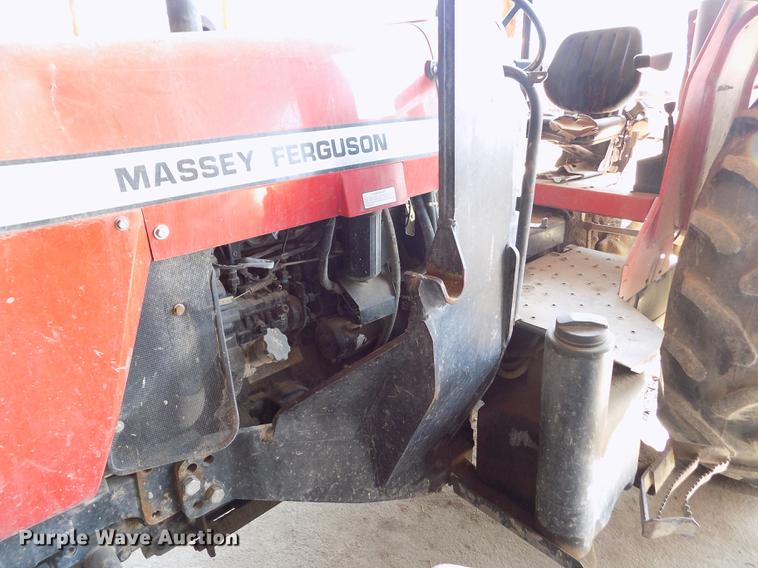 image for item FA9628 Massey-Ferguson 1070 loader