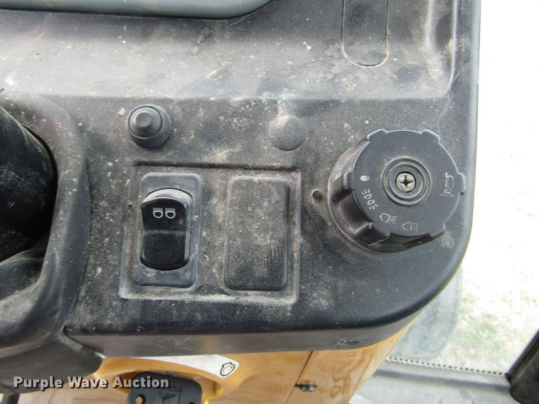 image for item FJ9632 2007 Challenger MT345B tractor