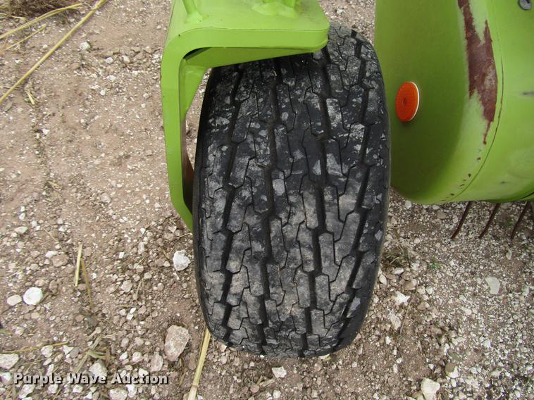 image for item FJ9653 2016 Claas 380 pickup head