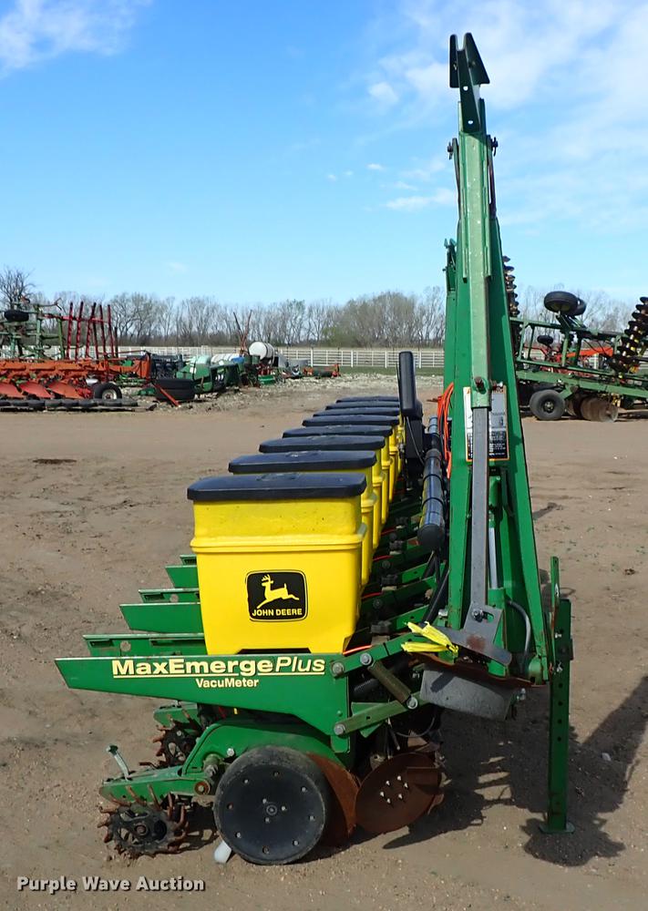 image for item FL9704 John Deere 1700 Max Emerge Plus planter