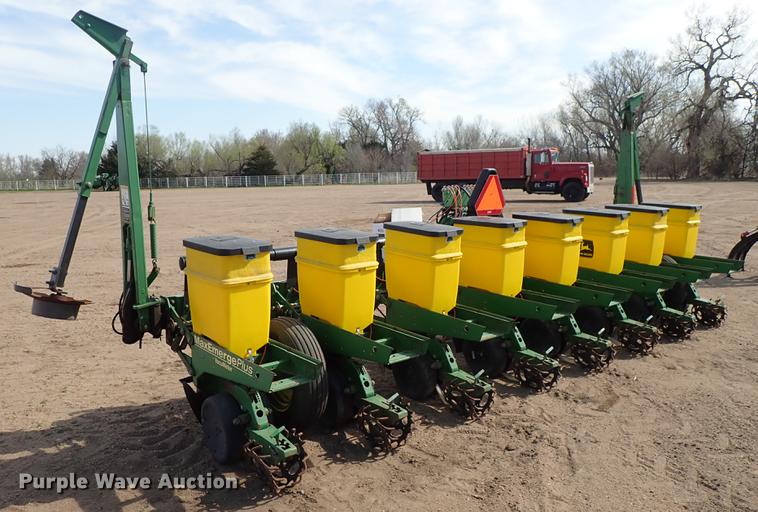 image for item FL9704 John Deere 1700 Max Emerge Plus planter