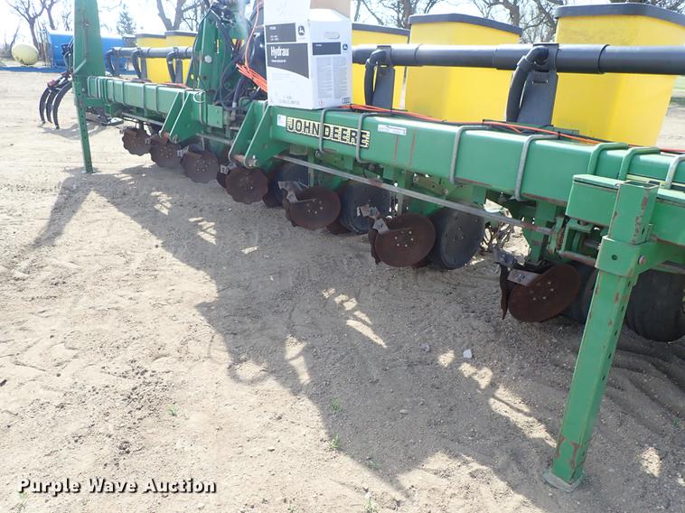 image for item FL9704 John Deere 1700 Max Emerge Plus planter
