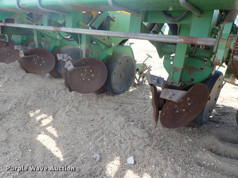 image for item FL9704 John Deere 1700 Max Emerge Plus planter