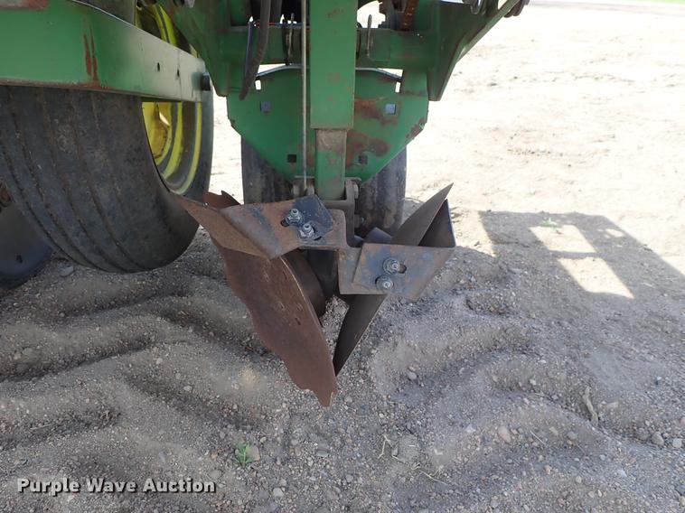 image for item FL9704 John Deere 1700 Max Emerge Plus planter