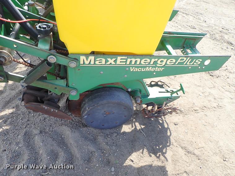 image for item FL9704 John Deere 1700 Max Emerge Plus planter