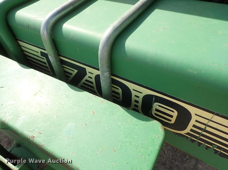 image for item FL9704 John Deere 1700 Max Emerge Plus planter
