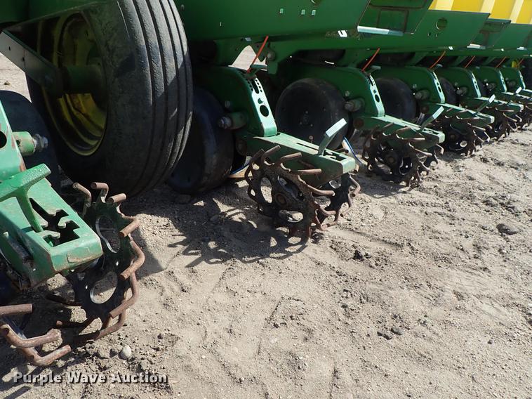 image for item FL9704 John Deere 1700 Max Emerge Plus planter