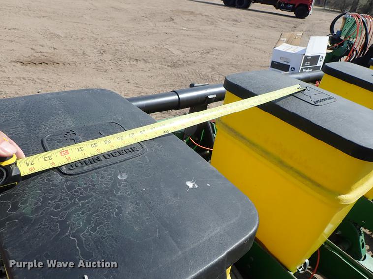image for item FL9704 John Deere 1700 Max Emerge Plus planter