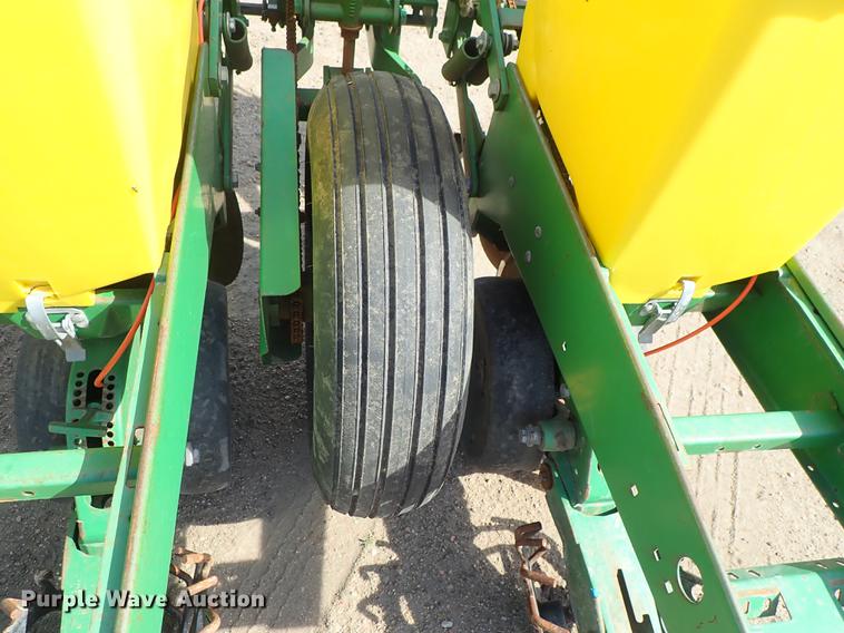 image for item FL9704 John Deere 1700 Max Emerge Plus planter