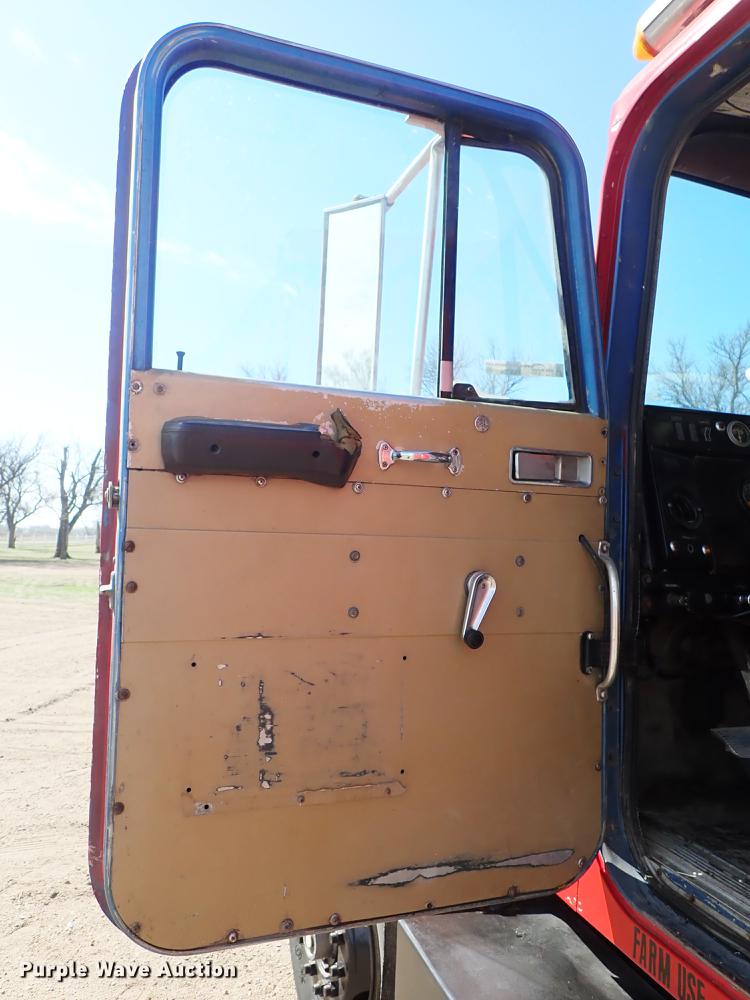 image for item FL9706 1977 International Transtar 4300 grain truck