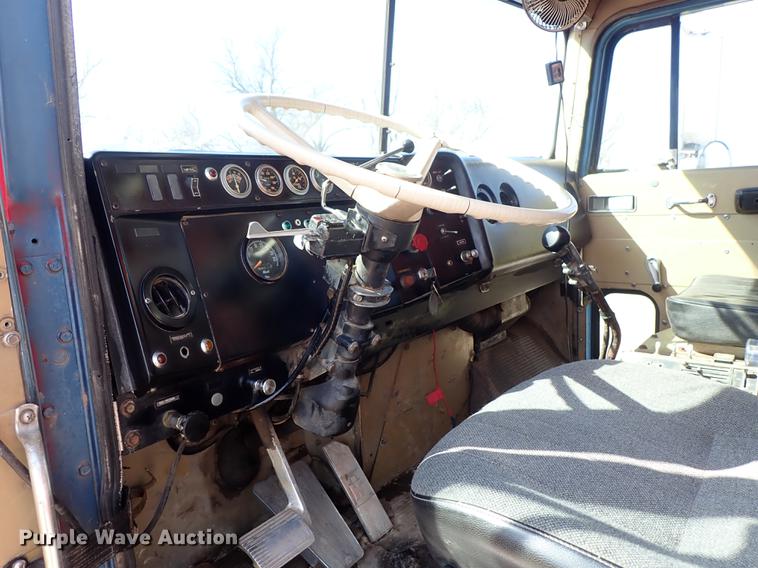 image for item FL9706 1977 International Transtar 4300 grain truck