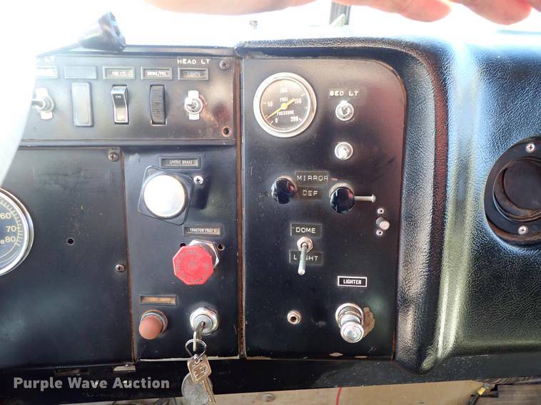 image for item FL9706 1977 International Transtar 4300 grain truck