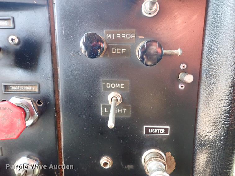 image for item FL9706 1977 International Transtar 4300 grain truck