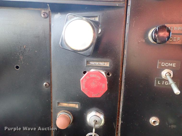 image for item FL9706 1977 International Transtar 4300 grain truck