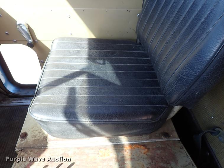 image for item FL9706 1977 International Transtar 4300 grain truck