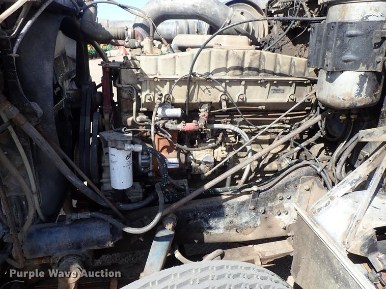 image for item FL9706 1977 International Transtar 4300 grain truck