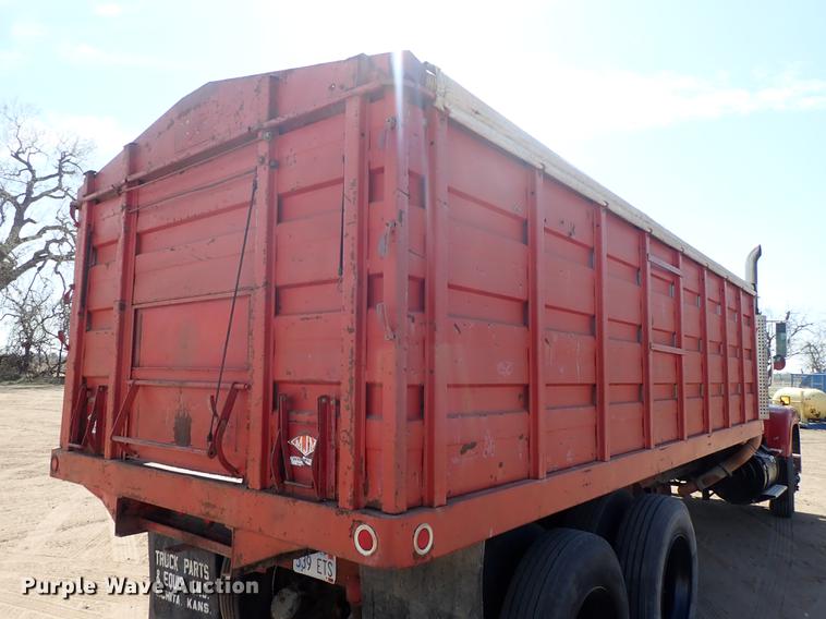 image for item FL9706 1977 International Transtar 4300 grain truck