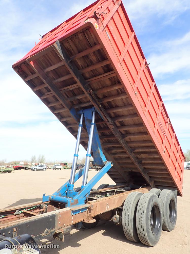 image for item FL9706 1977 International Transtar 4300 grain truck