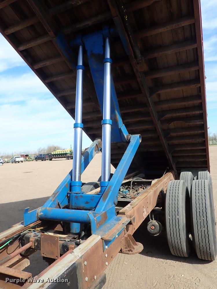 image for item FL9706 1977 International Transtar 4300 grain truck