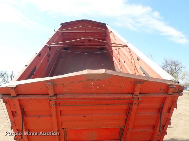 image for item FL9706 1977 International Transtar 4300 grain truck