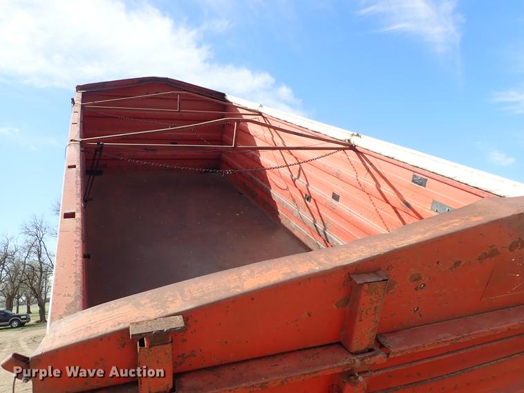 image for item FL9706 1977 International Transtar 4300 grain truck