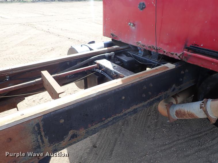 image for item FL9706 1977 International Transtar 4300 grain truck