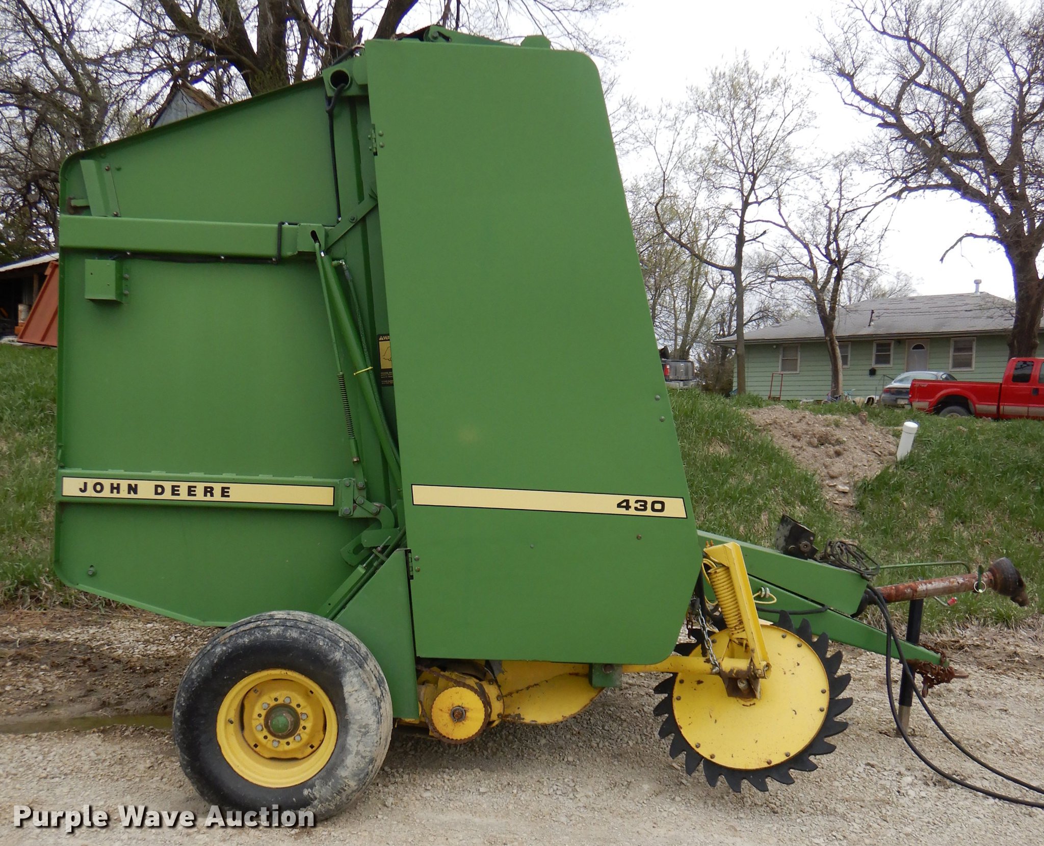 1985 John Deere 430 round baler in Onaga, KS Item DG0981 sold