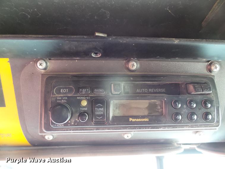 image for item DC5248 1992 International 9400 semi truck