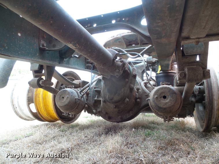 image for item DC5248 1992 International 9400 semi truck