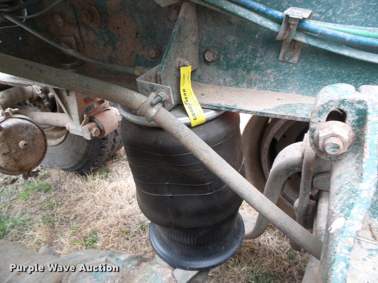 image for item DC5248 1992 International 9400 semi truck