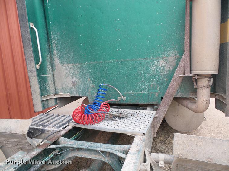 image for item DC5248 1992 International 9400 semi truck