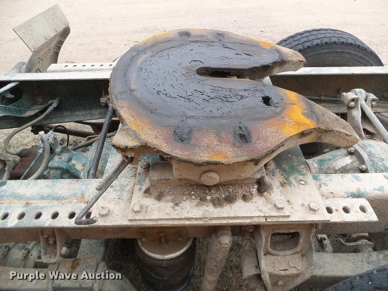 image for item DC5248 1992 International 9400 semi truck