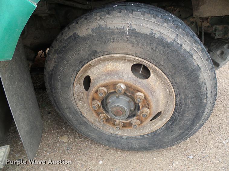 image for item DC5248 1992 International 9400 semi truck