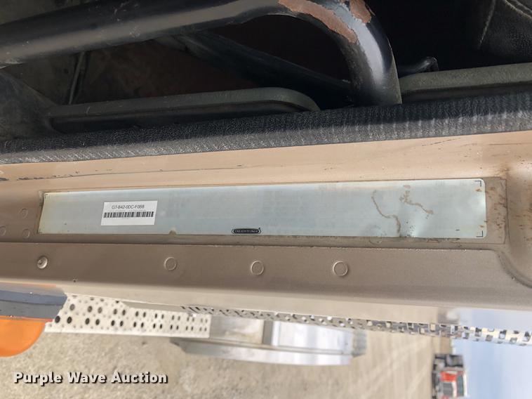 image for item DC8711 2004 Freightliner Columbia semi truck