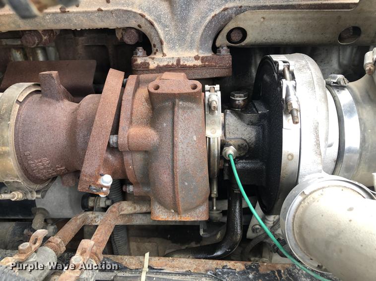 image for item DC8711 2004 Freightliner Columbia semi truck